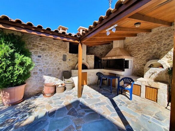Building In Tilisos, Greece (390 M²)