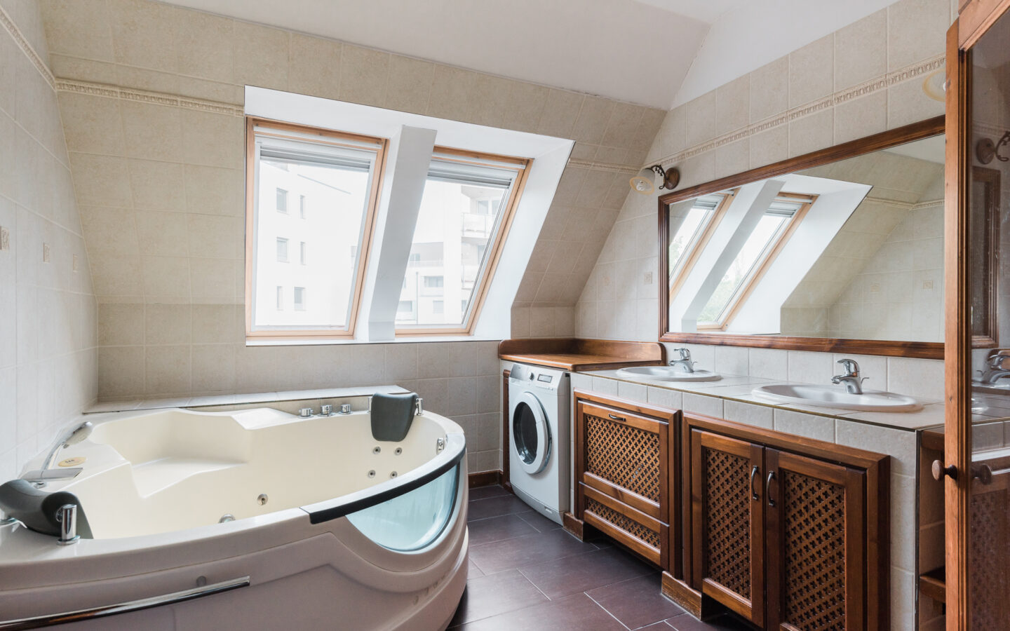 Budapest, 11th District 5 Bedroom, Big Living Room, Garage