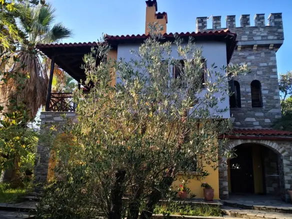 4-bedroom Villa In Sithonia, Greece (175 M²)