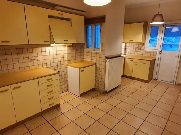 Two-bedroom Flat In Athens With 82 M² And Renovated Features