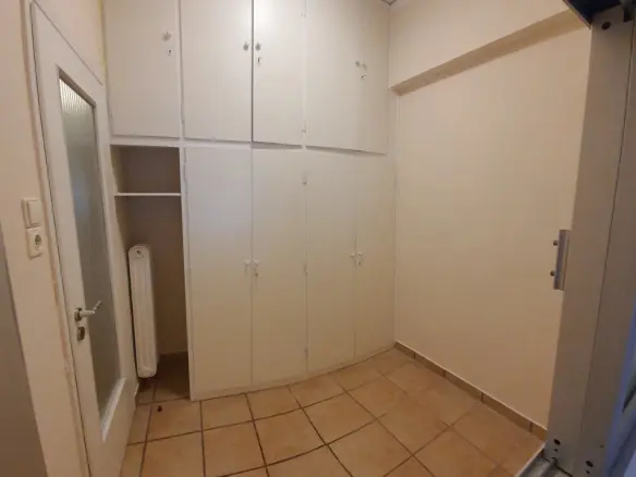 Two-bedroom Flat In Athens With 82 M² And Renovated Features