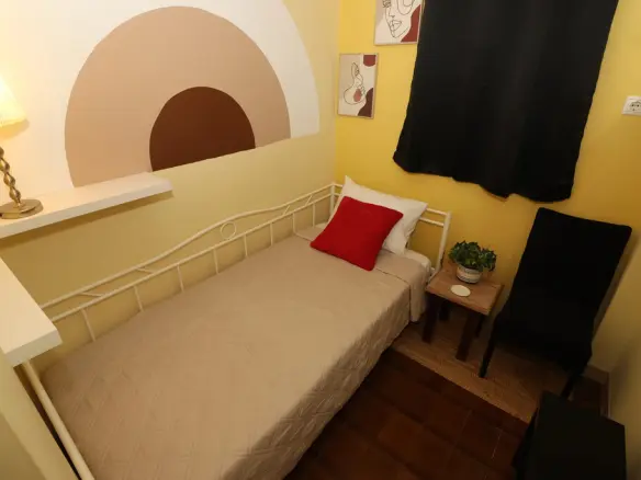 Flat With Two Bedrooms In Athens