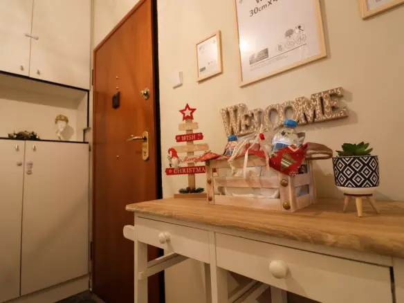 Flat With Two Bedrooms In Athens