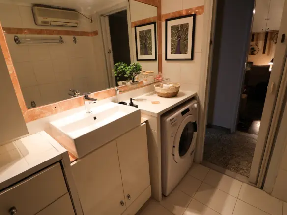Flat With Two Bedrooms In Athens