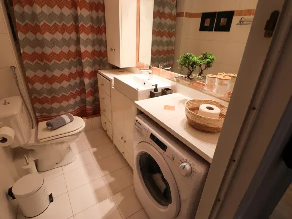 Flat With Two Bedrooms In Athens