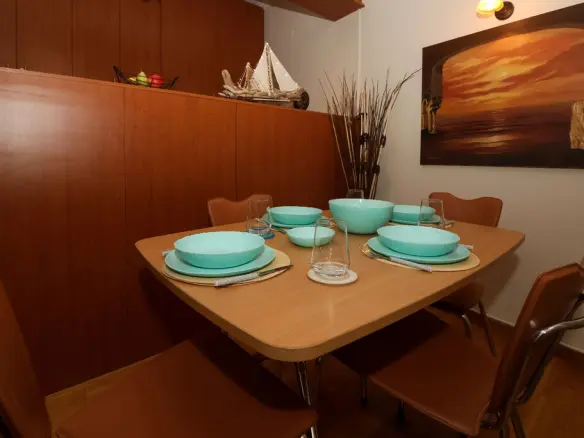 Flat With Two Bedrooms In Athens