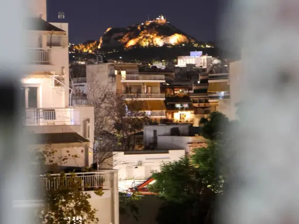 Flat With Two Bedrooms In Athens