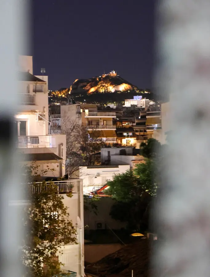Flat With Two Bedrooms In Athens