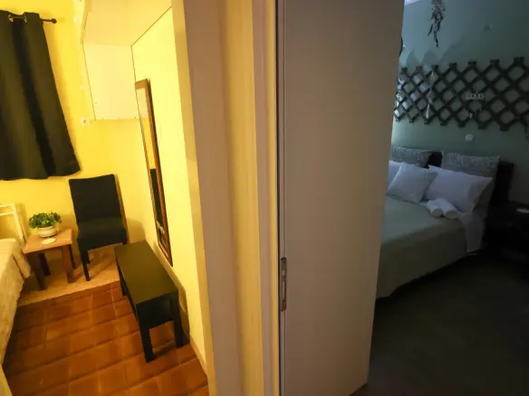 Flat With Two Bedrooms In Athens