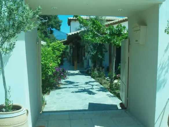 4-bedroom Detached House In Korinthos, Greece (250 M²)