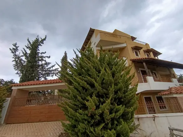 Detached House With 4 Bedrooms In Attica