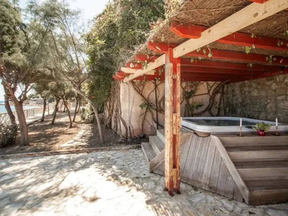 Villa In Main Town Area, Greece (300 M²)
