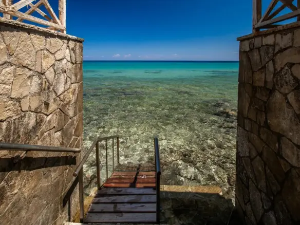 Villa In Main Town Area, Greece (300 M²)