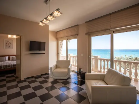 Villa In Main Town Area, Greece (300 M²)