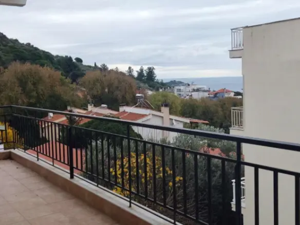 Three-bedroom Flat In Suburban Kavala With Sea View