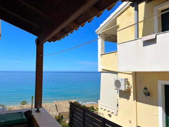 Renovated Apartment With Terrace In Corfu