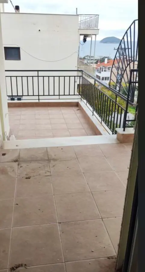 Three-bedroom Flat In Suburban Kavala With Sea View