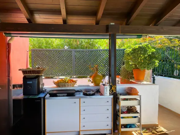 Renovated Apartment With Terrace In Corfu