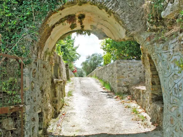 Detached House With Garden Area In Corfu