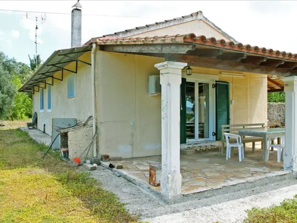 Detached House With Garden Area In Corfu