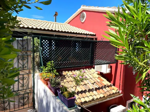 Renovated Apartment With Terrace In Corfu