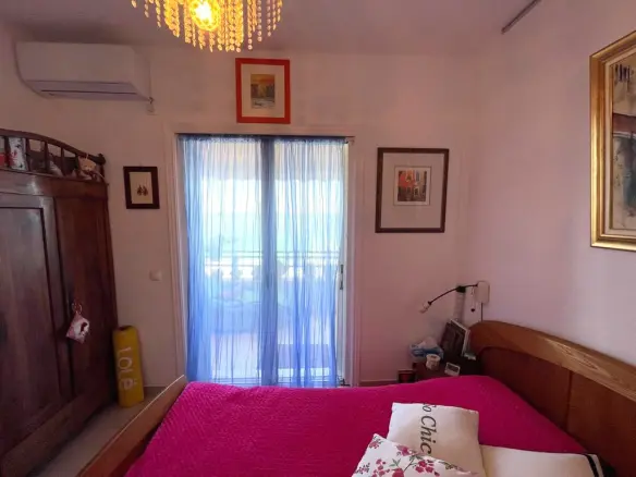 Renovated Apartment With Terrace In Corfu