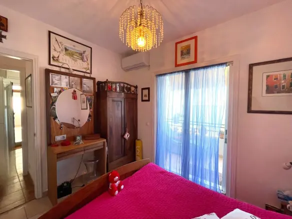 Renovated Apartment With Terrace In Corfu