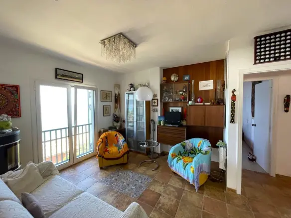 Renovated Apartment With Terrace In Corfu
