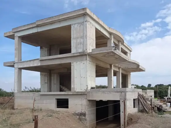 Detached House With Garden In Thessaloniki Suburbs