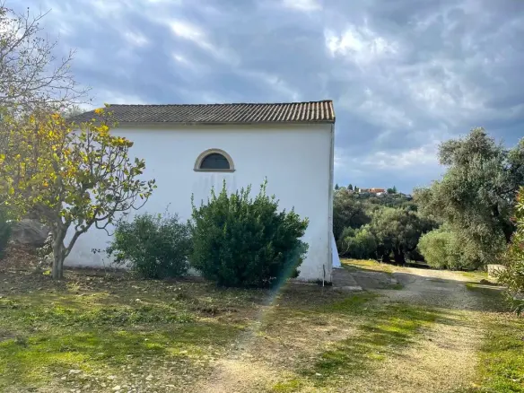 Detached House With Garden Area In Corfu