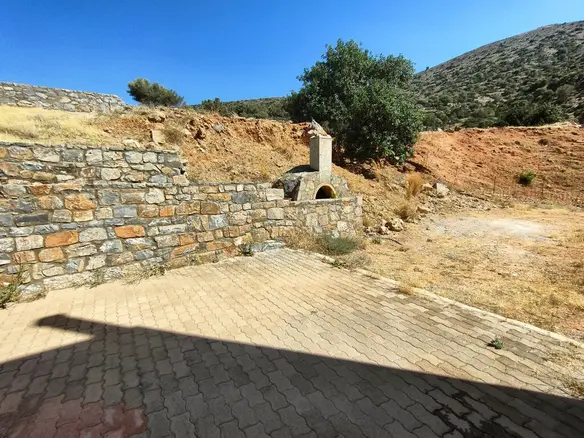 Detached House In Mallia, Greece (357 M²)