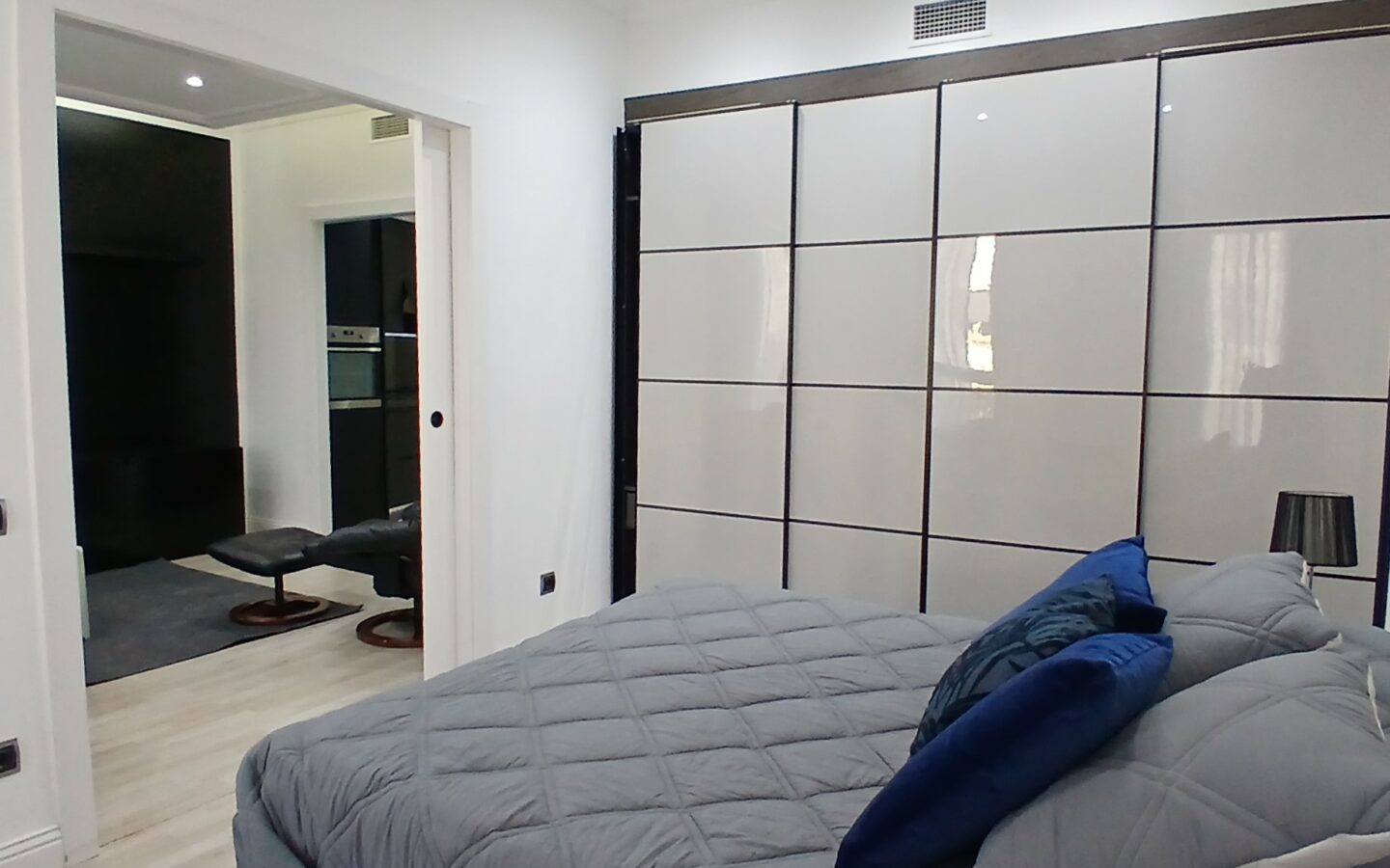 Apartment On Gran Via De Les Corts Catalanes With View