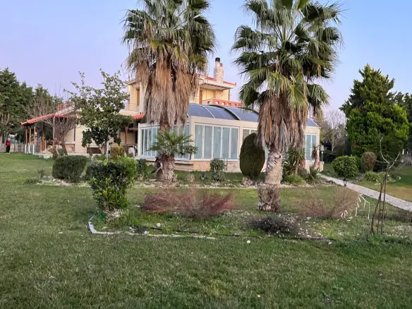 4-bedroom Villa In Anthidonos, Greece (585 M²)