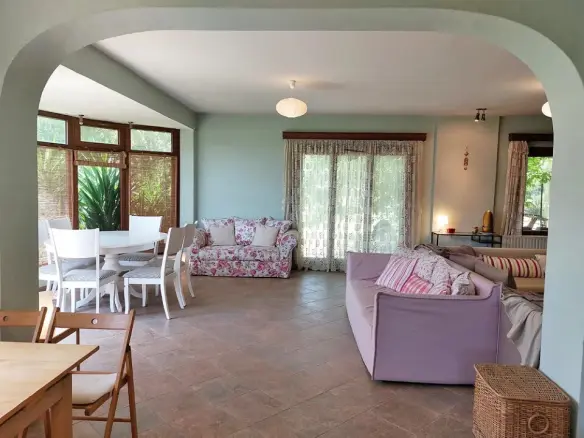 5-bedroom Detached House In Thermaikos, Greece (280 M²)