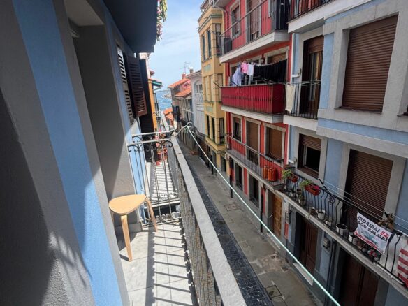 Apartment With Balcony Located In Central Bermeo