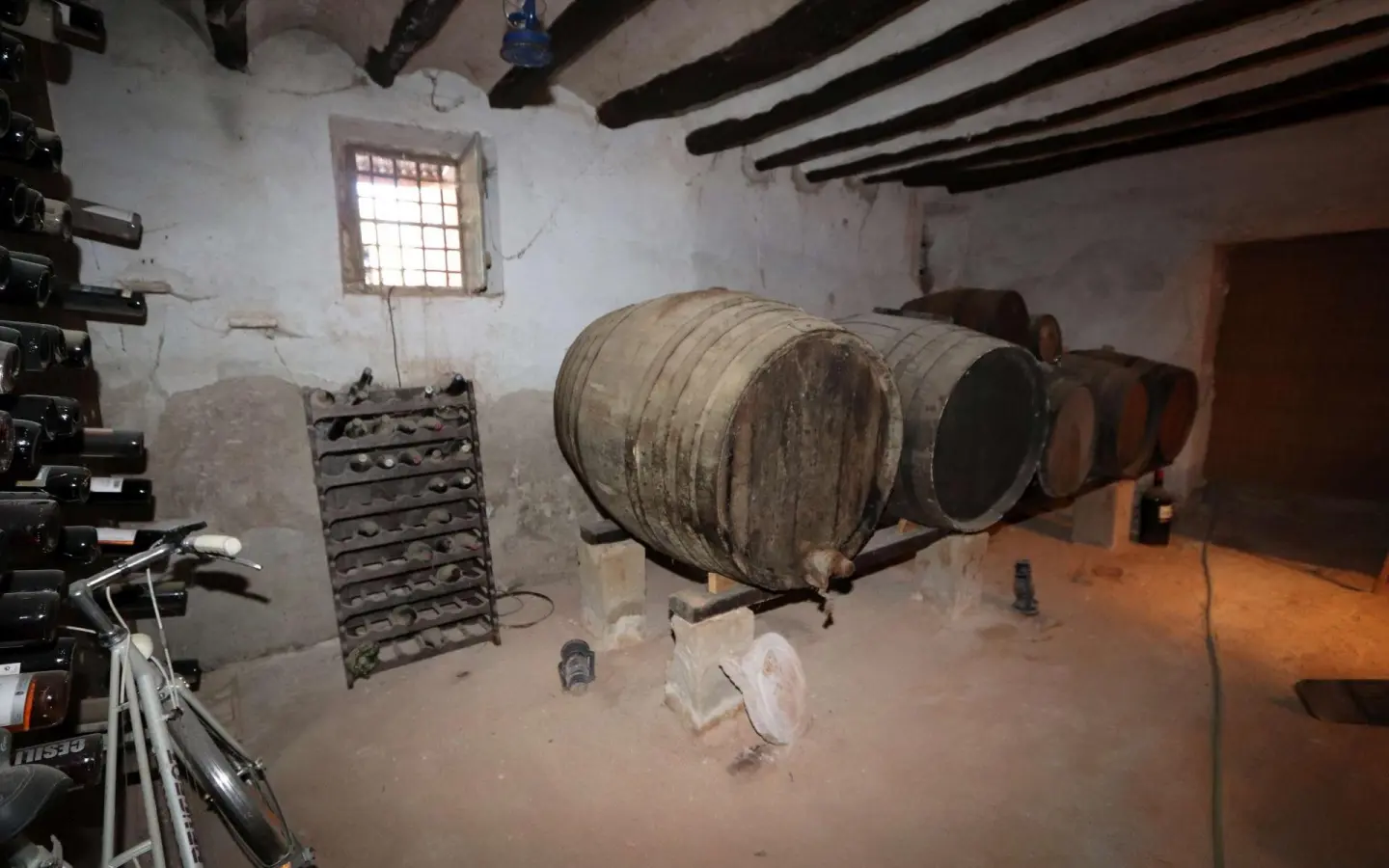 10-bedroom Commercial In Pinoso, Spain (700 M²)