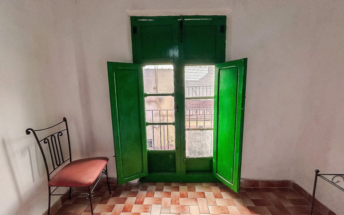 4-bedroom Townhouse In Onil, Spain (160 M²)