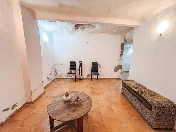 4-bedroom Cave House In Casas Del Señor, Spain (250 M²)