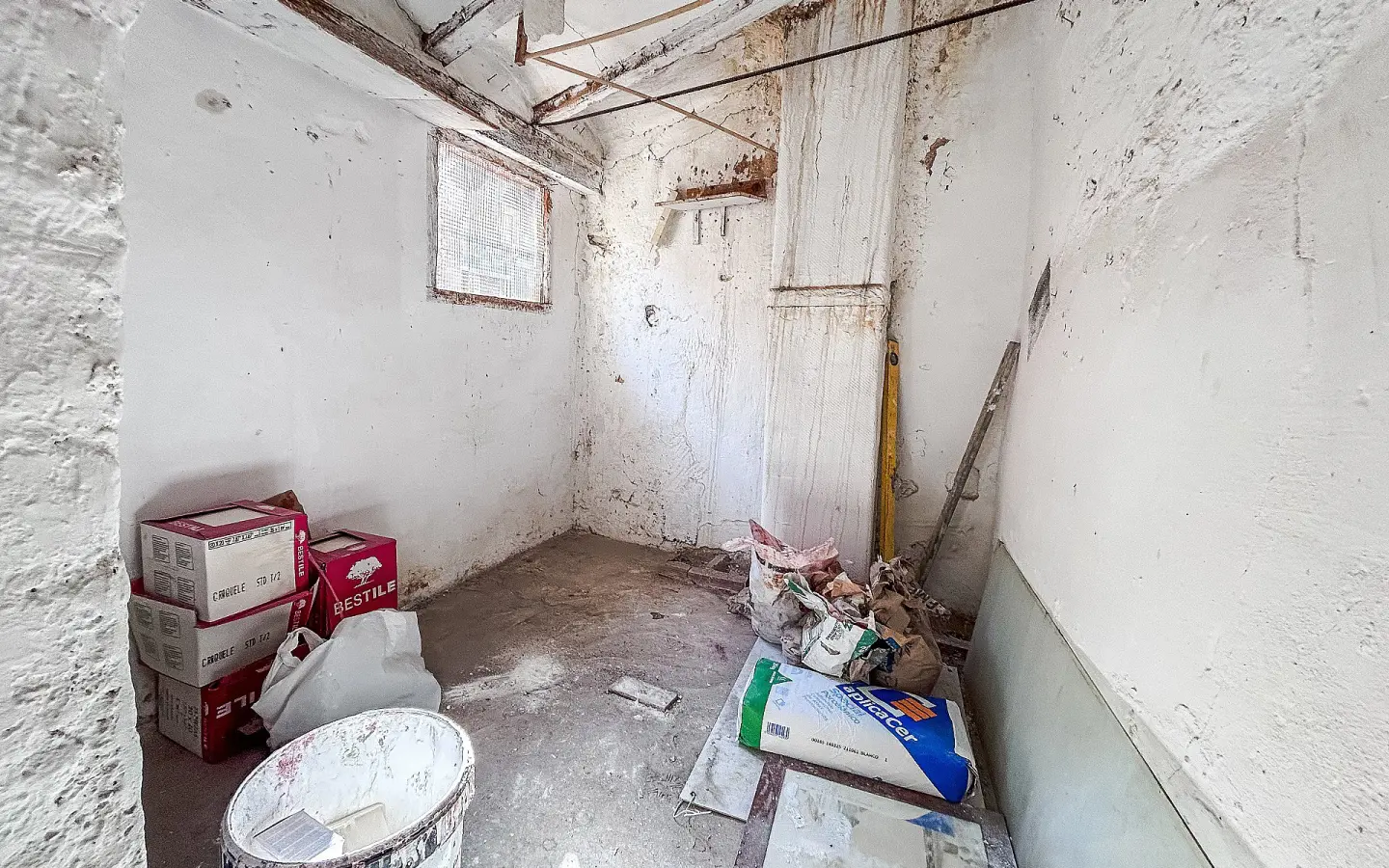 4-bedroom Townhouse In Onil, Spain (160 M²)