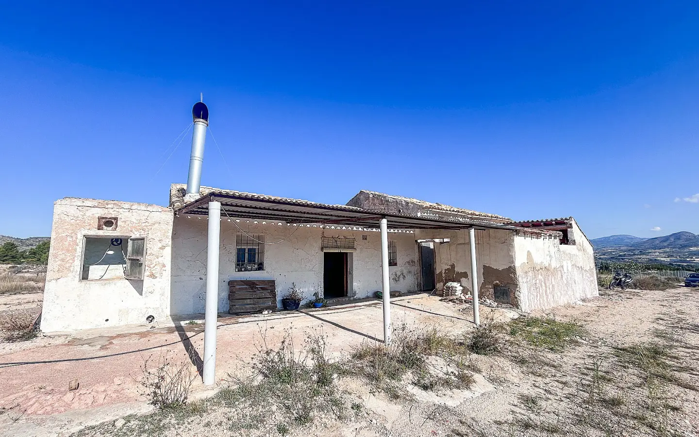 2-bedroom Country House In Elda, Spain (180 M²)