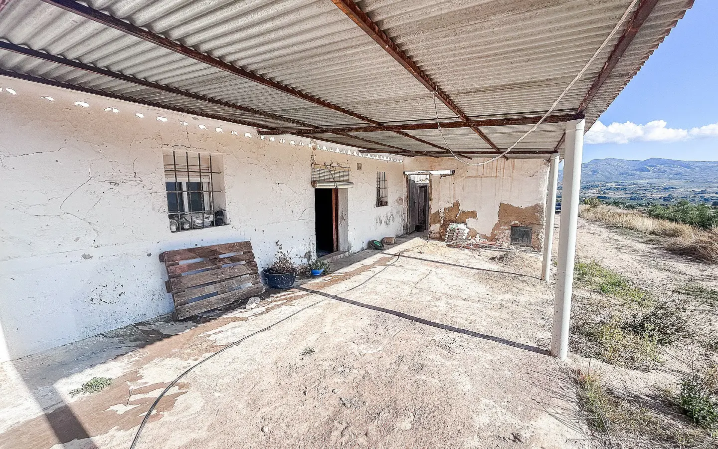 2-bedroom Country House In Elda, Spain (180 M²)