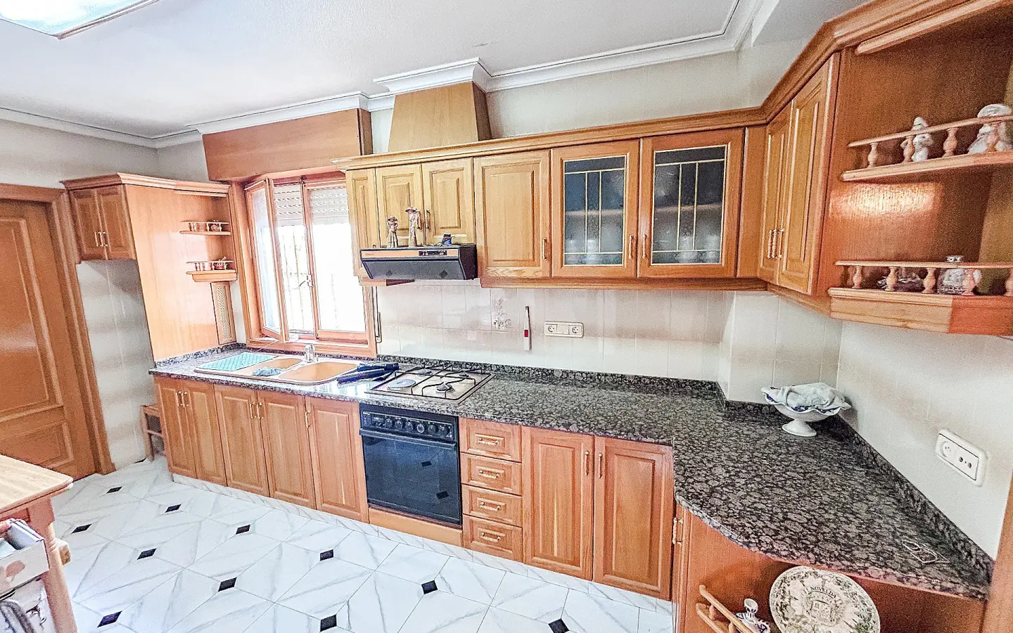 6-bedroom Restoration Project In Monovar, Spain (250 M²)