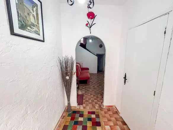 4-bedroom Townhouse In Onil, Spain (160 M²)