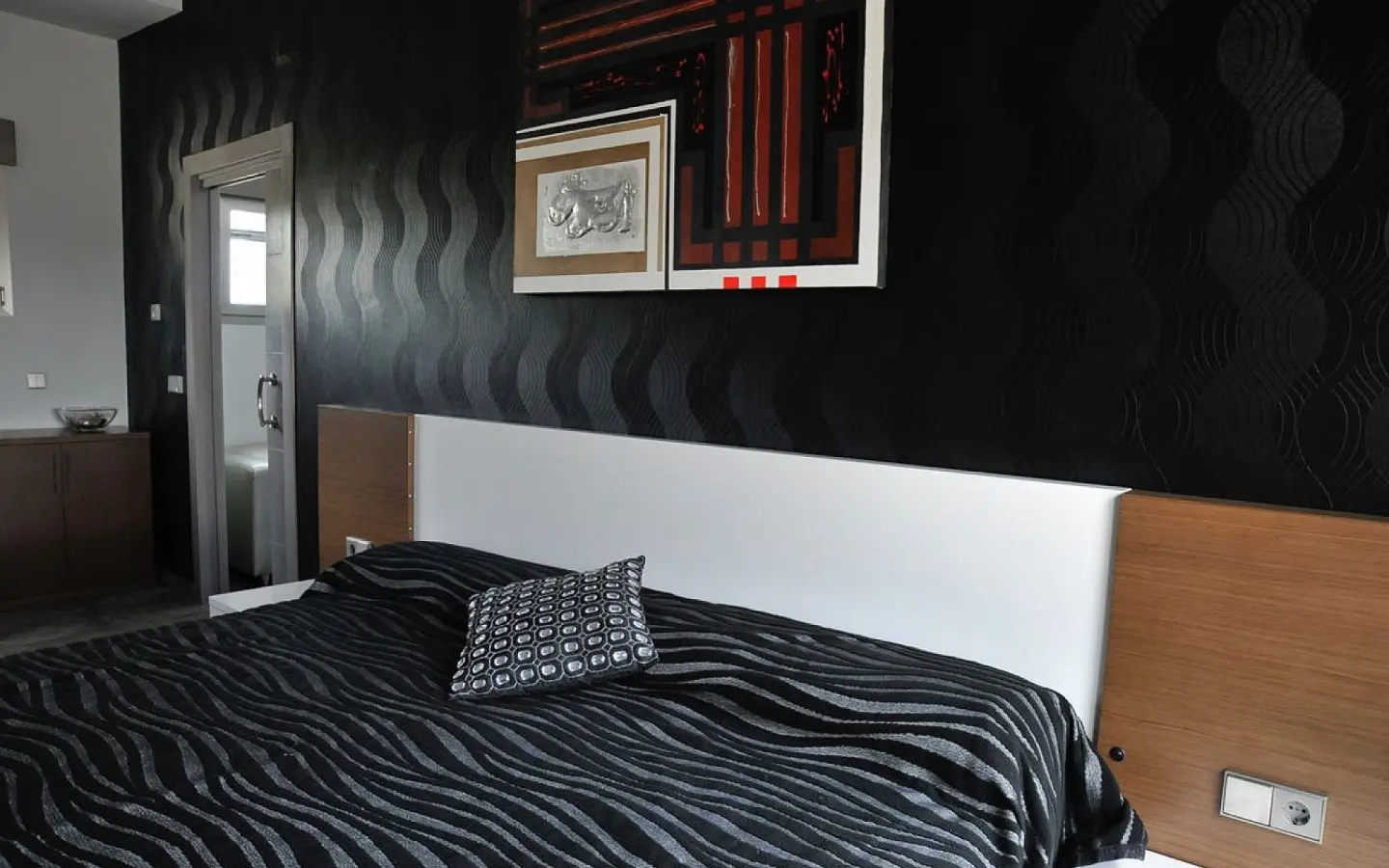 5-bedroom Detached Villa In Yecla, Spain (332 M²)