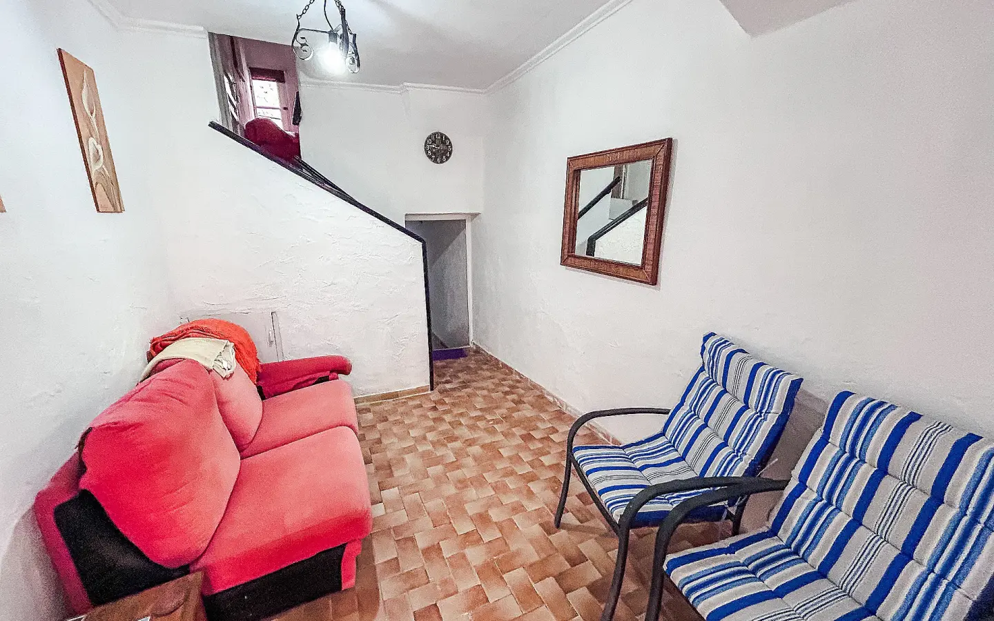 4-bedroom Townhouse In Onil, Spain (160 M²)