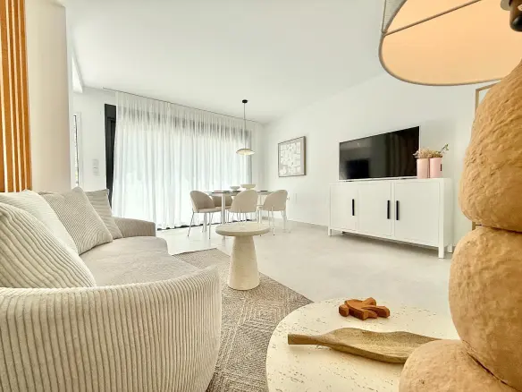 3-bedroom Detached Villa In Cox, Spain (81 M²)