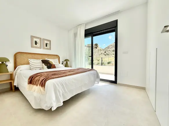 3-bedroom Detached Villa In Cox, Spain (81 M²)
