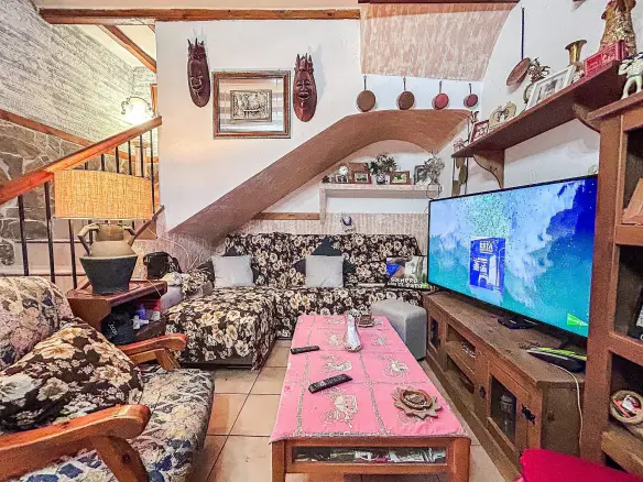 9-bedroom Semi In Sax, Spain (278 M²)
