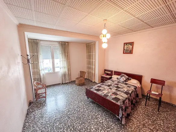 6-bedroom Restoration Project In Monovar, Spain (250 M²)