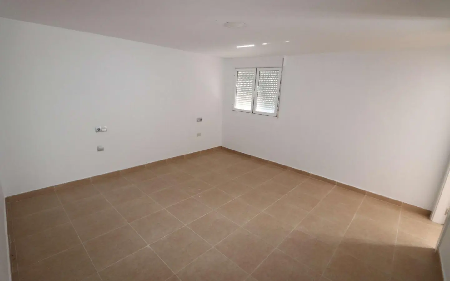 11-bedroom Commercial In Fortuna, Spain (500 M²)